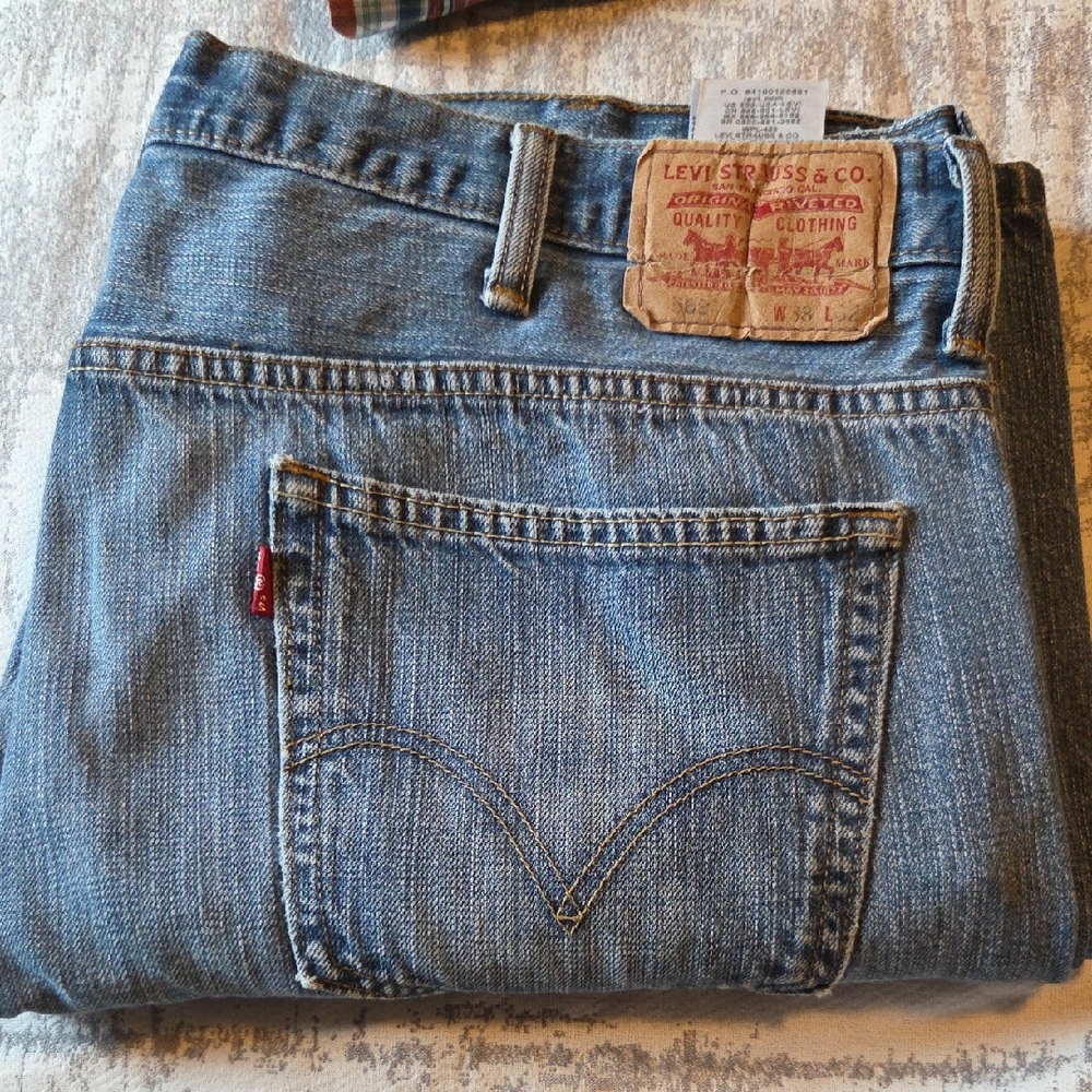 Levi's Blue Relaxed Fit Jeans with Classic Indigo Shade